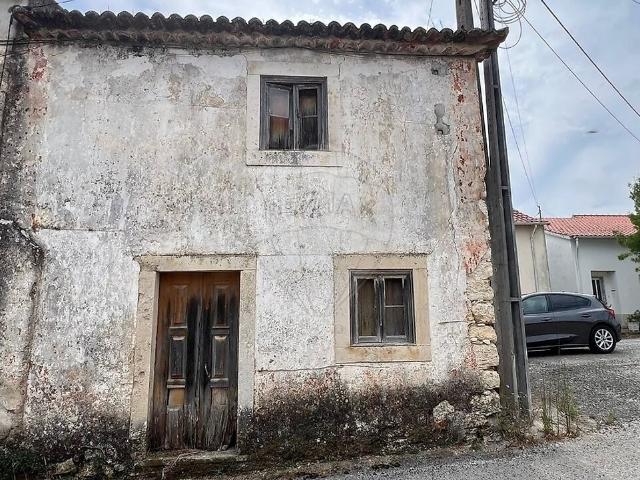 Moradia T3 à venda em Olaia e Paço, Torres Novas RE/MAX Portugal