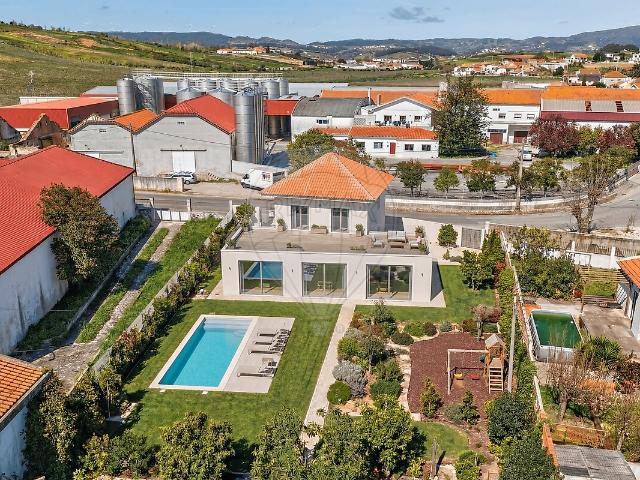Moradia T3 à venda em Olhalvo, Alenquer RE/MAX Portugal
