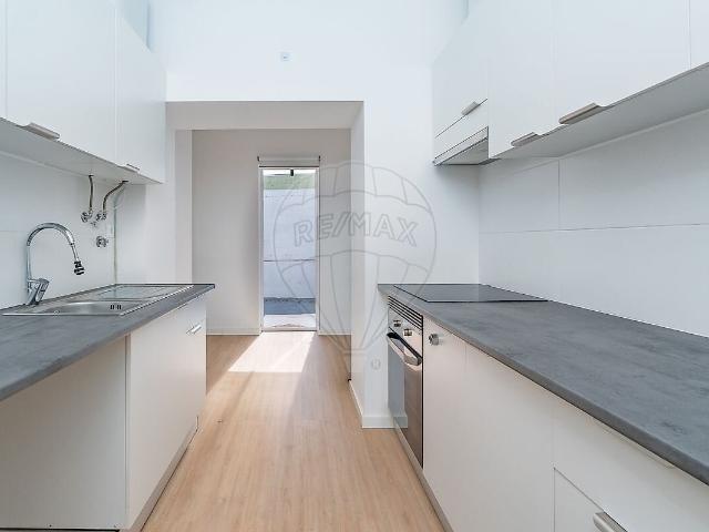 Moradia T3 à venda em Olivais, Lisboa RE/MAX Portugal