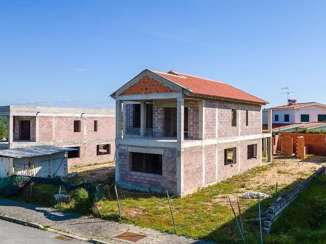 Moradia T3 à venda em Oliveira do Hospital e São Paio de Gramaços, Oliveira do Hospital RE/MAX Portugal