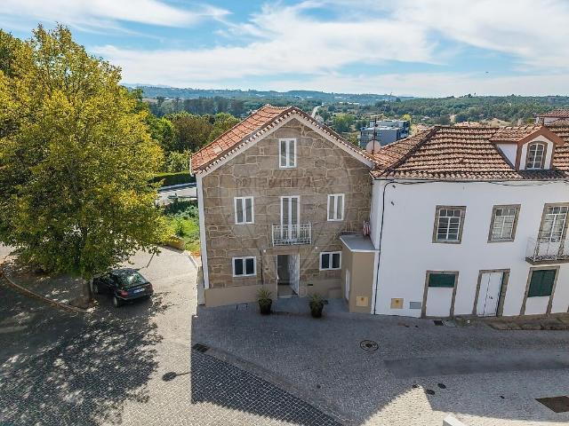Moradia T3 à venda em Oliveira do Hospital e São Paio de Gramaços, Oliveira do Hospital RE/MAX Portugal