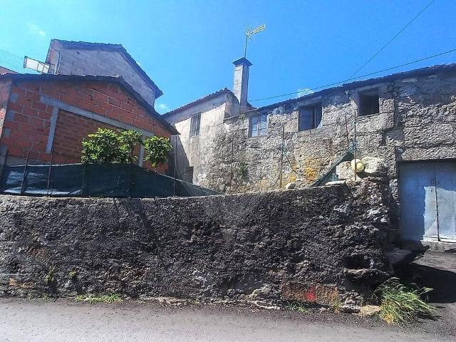Moradia T3 à venda em Oliveira de Frades