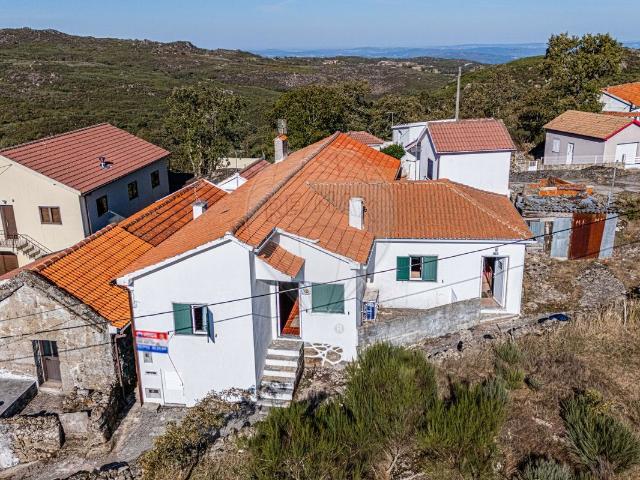 Moradia T3 à venda em Ovadas e Panchorra, Resende RE/MAX Portugal