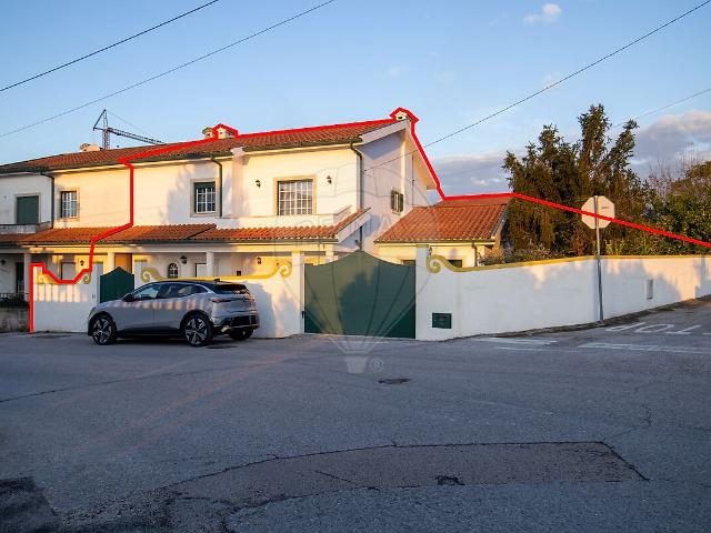 Moradia T3 à venda em Lousã e Vilarinho, Lousã RE/MAX Portugal
