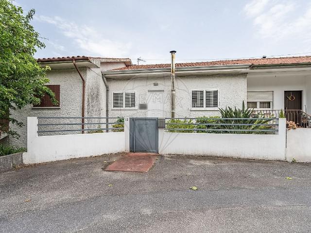 Moradia T3 à venda em Loureira, Vila Verde RE/MAX Portugal