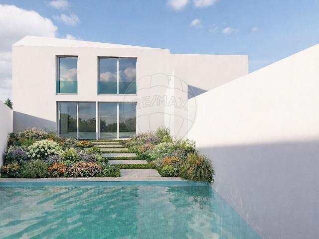 Moradia T3 à venda em Loures, Loures RE/MAX Portugal