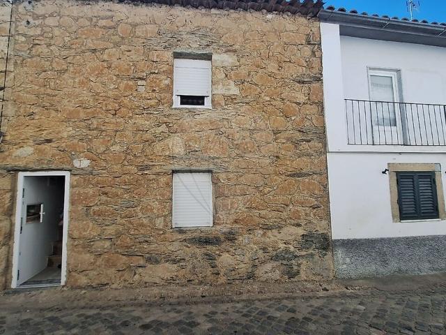Moradia T3 à venda em Ladoeiro, Idanha a Nova RE/MAX Portugal