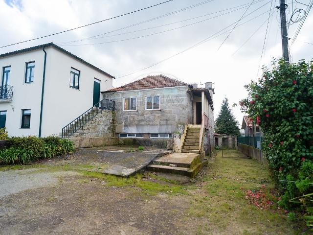 Moradia T3 à venda em Lustosa e Barrosas Santo Estêvão, Lousada RE/MAX Portugal