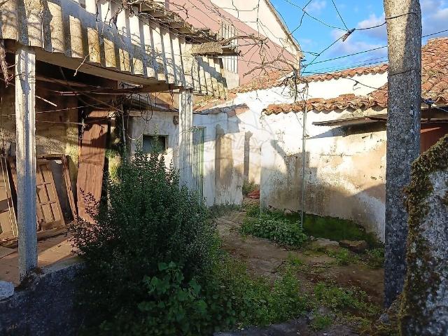 Moradia T3 à venda em Mouriscas, Abrantes RE/MAX Portugal