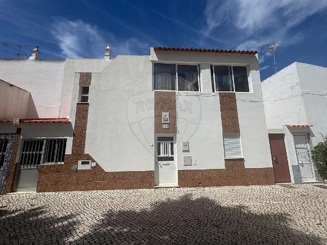Moradia T3 à venda em Monte Gordo, Vila Real de Santo António RE/MAX Portugal
