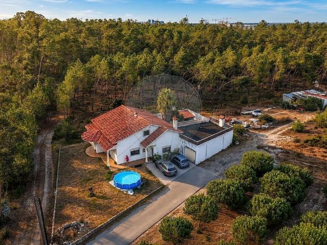 Moradia T3 à venda em Monte Redondo e Carreira, Leiria RE/MAX Portugal
