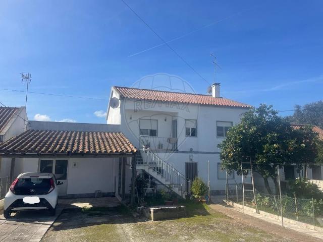 Moradia T3 à venda em Montemor o Novo