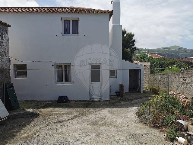 Moradia T3 à venda em Mosteiros, Ponta Delgada RE/MAX Portugal
