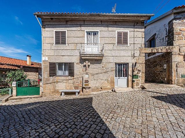 Moradia T3 à venda em Matança, Fornos de Algodres RE/MAX Portugal