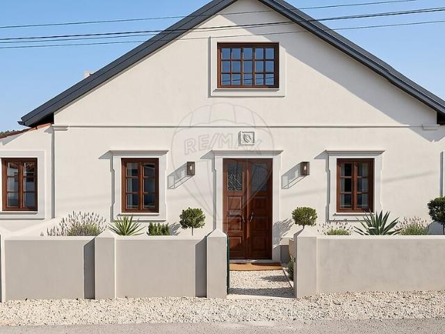 Moradia T3 à venda em Maceira, Leiria RE/MAX Portugal