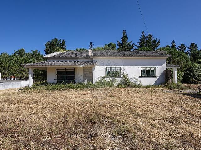 Moradia T3 à venda em Maceira, Leiria RE/MAX Portugal
