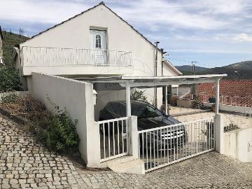 Moradia T3 à venda em Manteigas