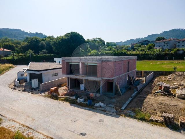 Moradia T3 à venda em Vila Boa do Bispo, Marco de Canaveses RE/MAX Portugal