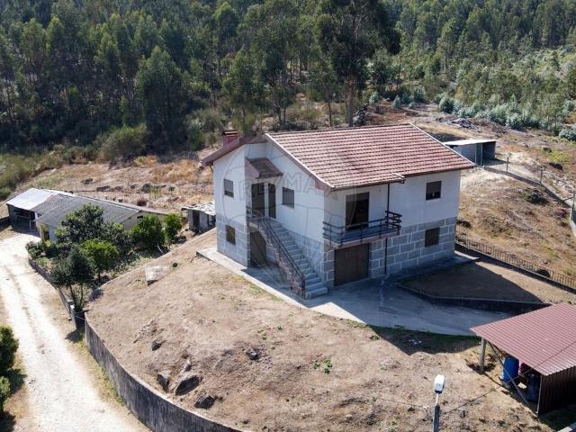 Moradia T3 à venda em Marco de Canaveses