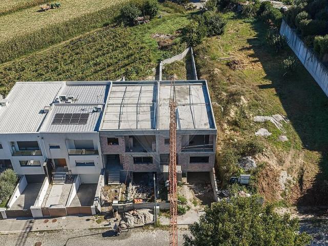 Moradia T3 à venda em Merelim São Paio, Panoias e Parada de Tibães, Braga RE/MAX Portugal