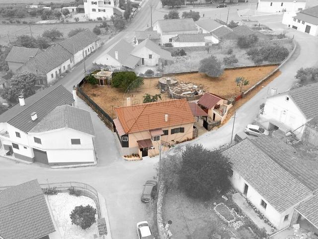 Moradia T3 à venda em Mira de Aire, Porto de Mós RE/MAX Portugal