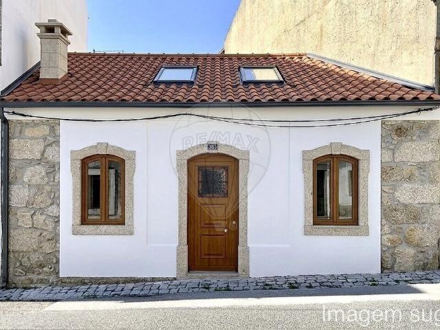 Moradia T3 à venda em Mira de Aire, Porto de Mós RE/MAX Portugal
