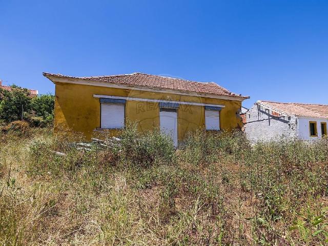 Moradia T3 à venda em Miragaia e Marteleira, Lourinhã RE/MAX Portugal
