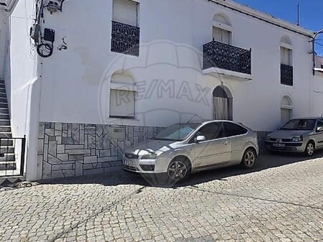 Moradia T3 à venda em Nossa Senhora Graça Degolados, Campo Maior RE/MAX Portugal