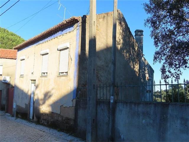 Moradia T3 à venda em Ninho do Açor e Sobral do Campo, Castelo Branco RE/MAX Portugal