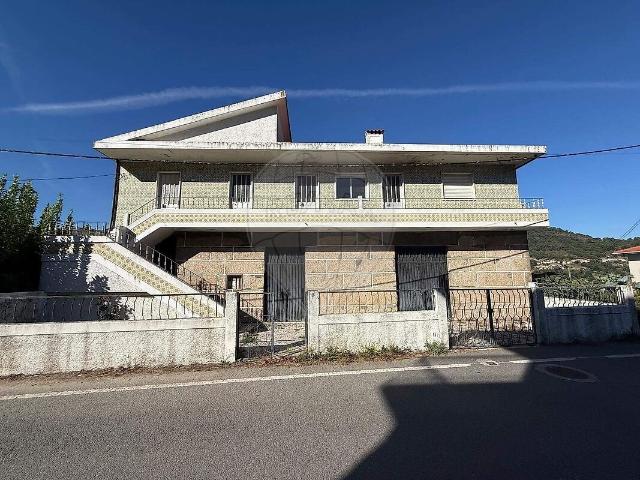 Moradia T3 à venda em São Martinho de Mouros, Resende RE/MAX Portugal