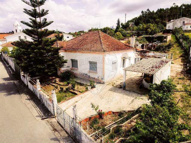 Moradia T3 à venda em São Martinho do Bispo e Ribeira de Frades, Coimbra RE/MAX Portugal
