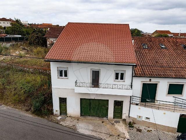 Moradia T3 à venda em São Martinho do Bispo e Ribeira de Frades, Coimbra RE/MAX Portugal