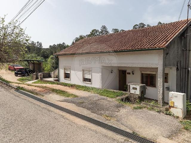 Moradia T3 à venda em São Martinho do Bispo e Ribeira de Frades, Coimbra RE/MAX Portugal
