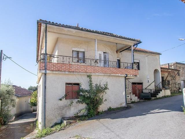 Moradia T3 à venda em São Miguel do Outeiro e Sabugosa, Tondela RE/MAX Portugal