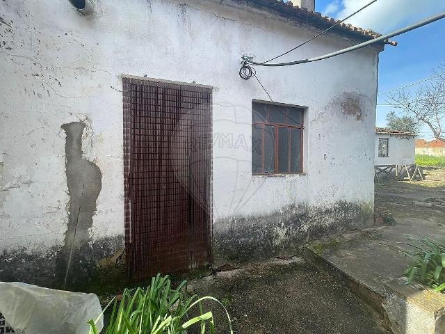 Moradia T3 à venda em São Miguel do Rio Torto e Rossio ao Sul do Tejo, Abrantes RE/MAX Portugal