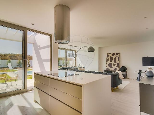 Moradia T3 à venda em São João das Lampas e Terrugem, Sintra RE/MAX Portugal