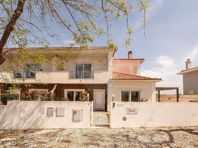 Moradia T3 à venda em São João das Lampas e Terrugem, Sintra RE/MAX Portugal