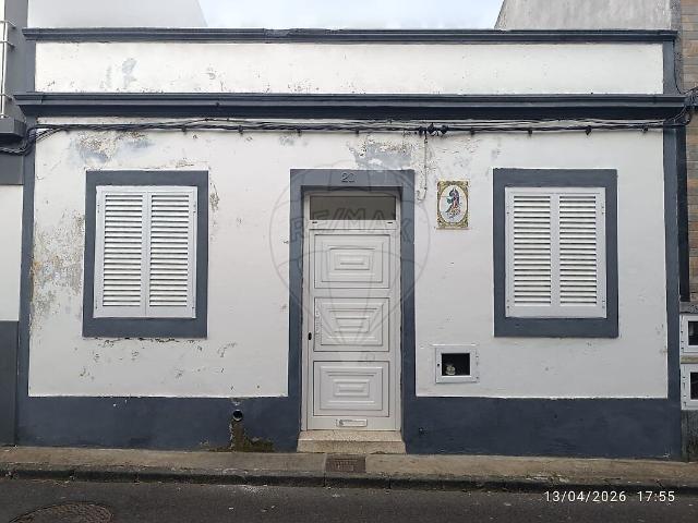 Moradia T3 à venda em São José, Ponta Delgada RE/MAX Portugal