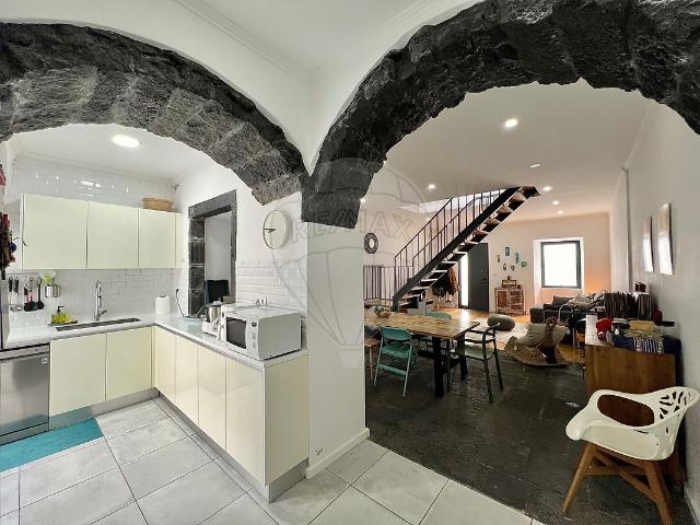 Moradia T3 à venda em São José, Ponta Delgada RE/MAX Portugal