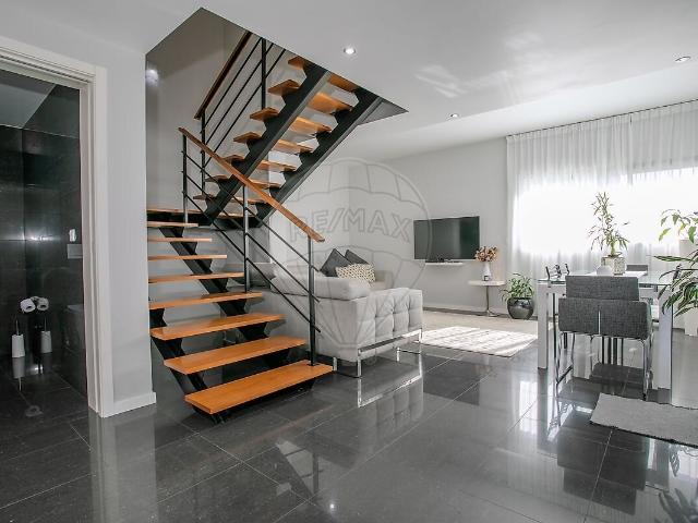 Moradia T3 à venda em São José, Ponta Delgada RE/MAX Portugal