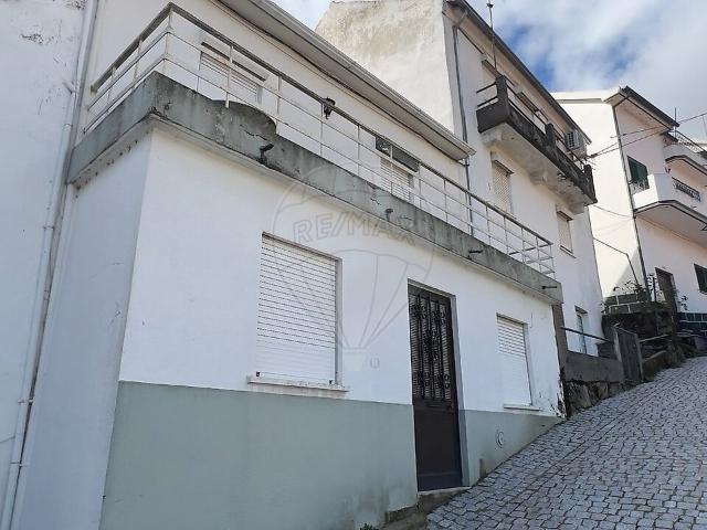 Moradia T3 à venda em São Pedro, Manteigas RE/MAX Portugal