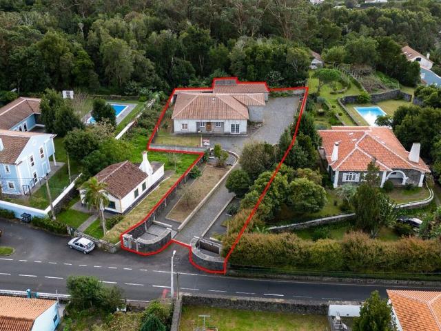 Moradia T3 à venda em São Pedro, Angra do Heroísmo RE/MAX Portugal