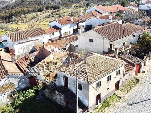 Moradia T3 à venda em São Pedro de Alva e São Paio de Mondego, Penacova RE/MAX Portugal