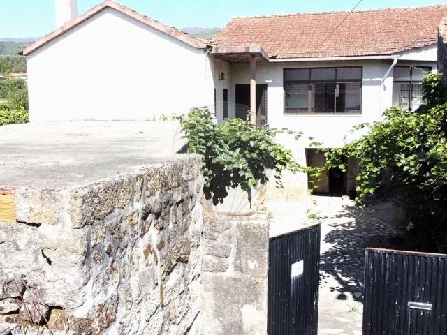 Moradia T3 à venda em São Pedro do Sul