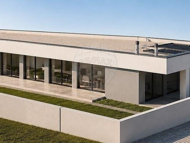 Moradia T3 à venda em Souto da Carpalhosa e Ortigosa, Leiria RE/MAX Portugal