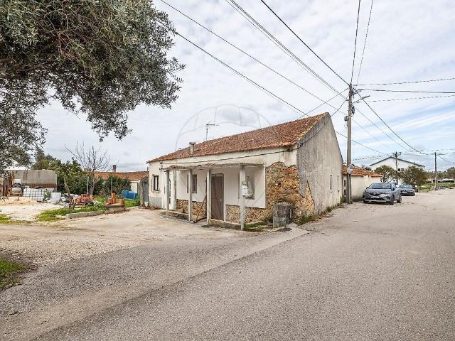 Moradia T3 à venda em Souto da Carpalhosa e Ortigosa, Leiria RE/MAX Portugal