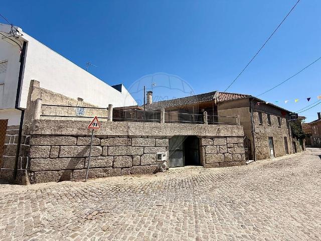 Moradia T3 à venda em Souto de Aguiar da Beira e Valverde, Aguiar da Beira RE/MAX Portugal