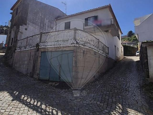 Moradia T3 à venda em Soutelo do Douro, São João da Pesqueira RE/MAX Portugal