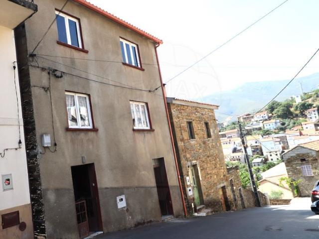 Moradia T3 à venda em Sobral de São Miguel, Covilhã RE/MAX Portugal