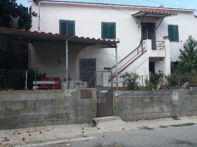 Moradia T3 à venda em Sobreira Formosa e Alvito da Beira, Proença a Nova RE/MAX Portugal